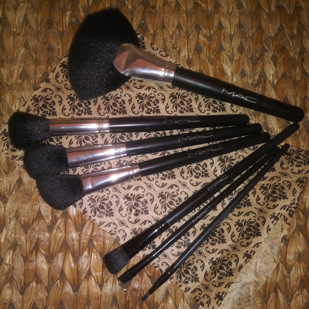 MAC BRUSHES